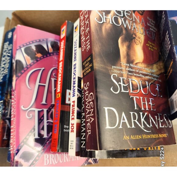 Mixed Lot Of 16 Romance Paperback Novels By Suzanne Brockmann Gena Showalter J.R - Picture 6 of 6